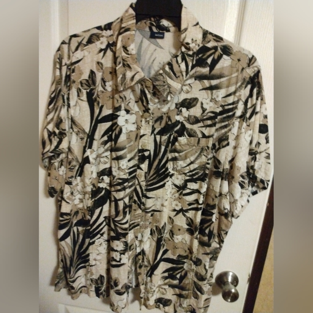 Women's plus size blouse